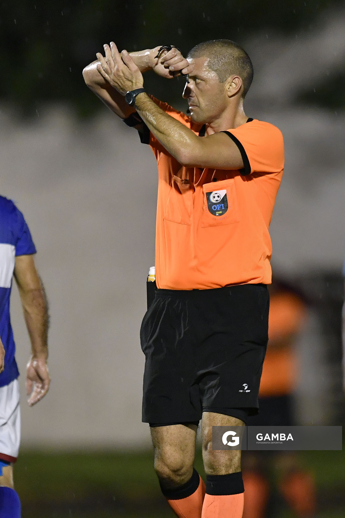 Sebastián Montenegro, árbitro central, 21ª Copa Nacional de Selecciones. Estadio Municipal Juan Antonio Lavalleja.