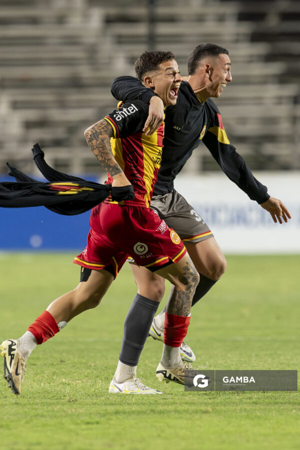 Facundo De León y Agustín Requena. Progreso Campeón. Copa de la Liga AUF 2026. Estadio Parque Alfredo V. Viera.