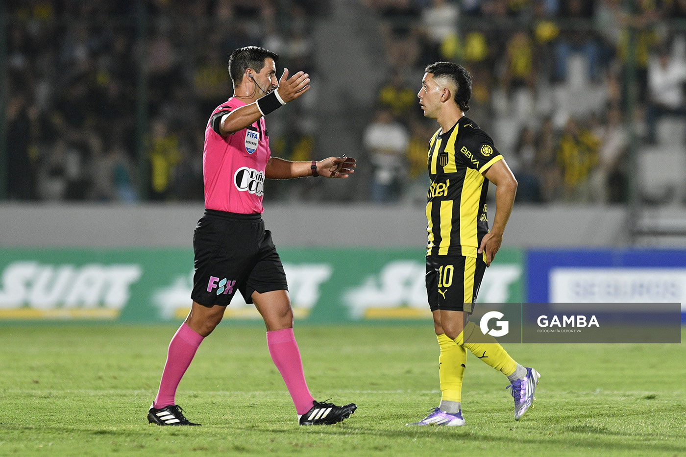 Leodan González, árbitro central, Liga AUF Uruguaya 2026 «Juan Carlos De Lima». Estadio Domingo Burgueño.