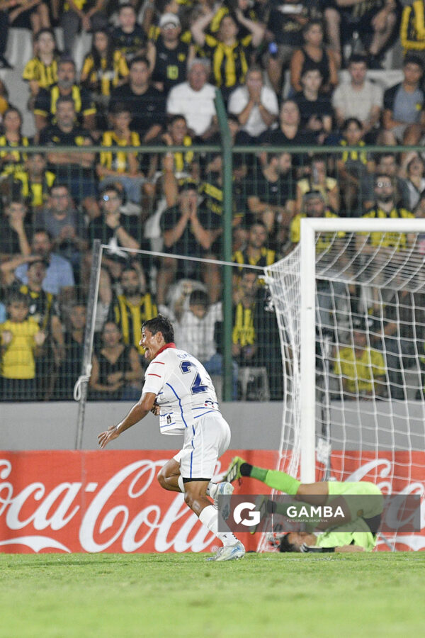 Guillermo Gandolfo, de Central Español, Liga AUF Uruguaya 2026 «Juan Carlos De Lima». Estadio Domingo Burgueño.