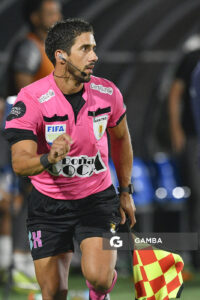 Pablo Llarena, primer árbitro asistente, Liga AUF Uruguaya 2026 «Juan Carlos De Lima». Estadio Domingo Burgueño.