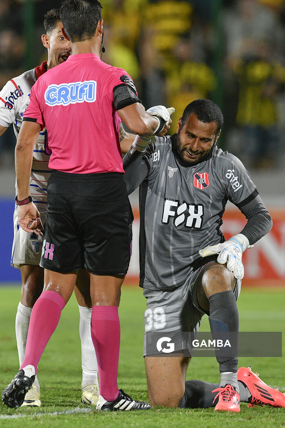 Leodan González, árbitro central, Liga AUF Uruguaya 2026 «Juan Carlos De Lima». Estadio Domingo Burgueño.