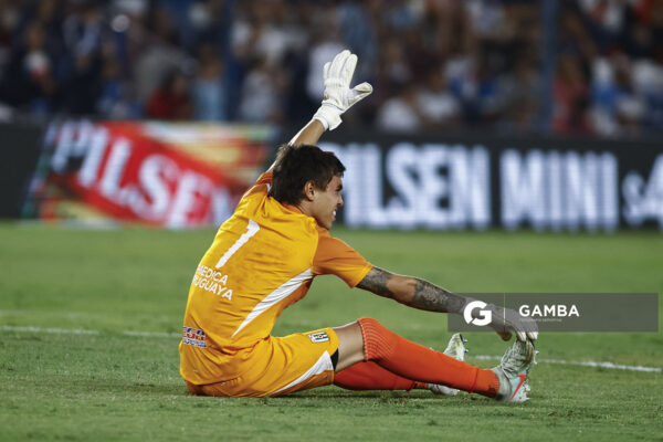 Facundo Machado, golero de Racing, Liga AUF Uruguaya 2026 «Juan Carlos De Lima». Estadio Gran Parque Central.