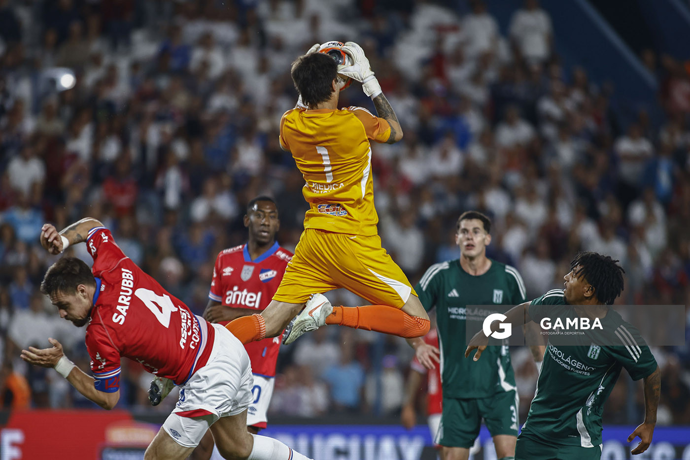 Facundo Machado, golero de Racing, Liga AUF Uruguaya 2026 «Juan Carlos De Lima». Estadio Gran Parque Central.