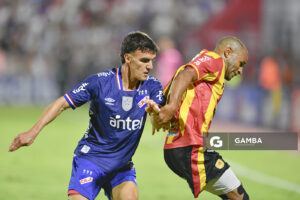 Tomás Verón Lupi, de Nacional. Santiago Viera, de Progreso. Liga AUF Uruguaya 2026 «Juan Carlos De Lima». Estadio Silvestre O. Landoni.