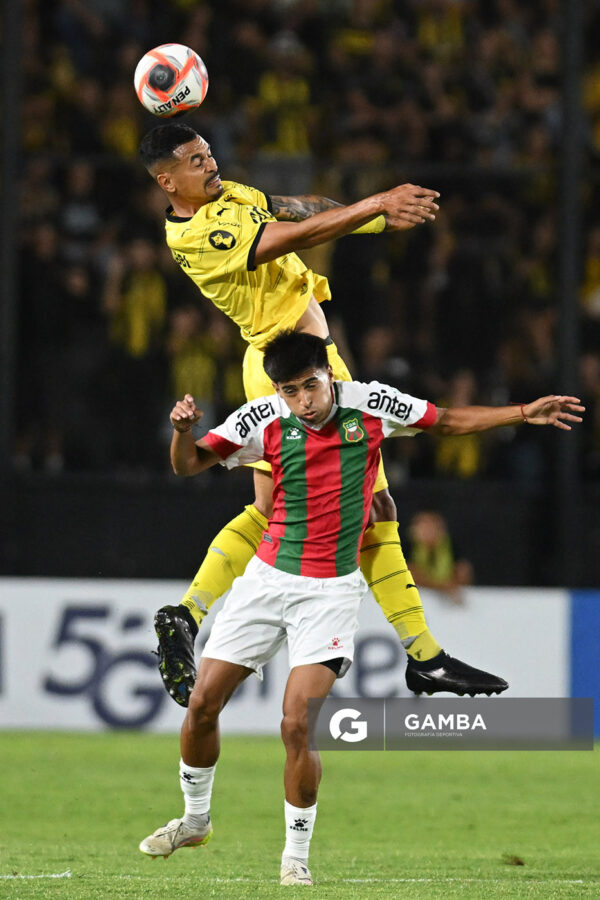 Emanuel Gularte, de Peñarol, Liga AUF Uruguaya 2026 «Juan Carlos De Lima». Estadio Campeón del Siglo.