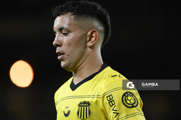 Leonardo Fernández, de Peñarol, Liga AUF Uruguaya 2026 «Juan Carlos De Lima». Estadio Campeón del Siglo.