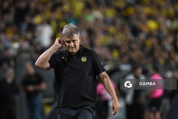 Diego Aguirre, director técnico de Peñarol, Liga AUF Uruguaya 2026 «Juan Carlos De Lima». Estadio Campeón del Siglo.