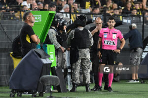 Javier Feres, árbitro central, Liga AUF Uruguaya 2026 «Juan Carlos De Lima». Estadio Campeón del Siglo.