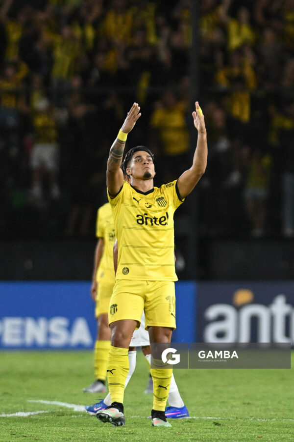 Matías Arezo, de Peñarol, Liga AUF Uruguaya 2026 «Juan Carlos De Lima». Estadio Campeón del Siglo.