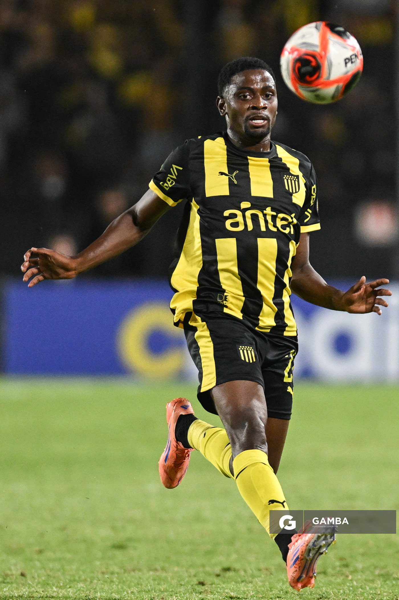 Luis Angulo, de Peñarol, Liga AUF Uruguaya 2026 «Juan Carlos De Lima». Estadio Campeón del Siglo.