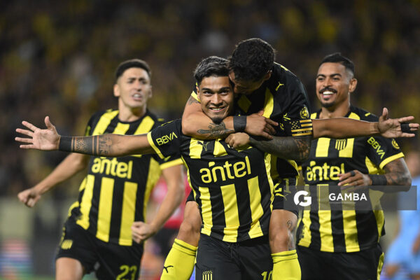 Matías Arezo, de Peñarol, Liga AUF Uruguaya 2026 «Juan Carlos De Lima». Estadio Campeón del Siglo.