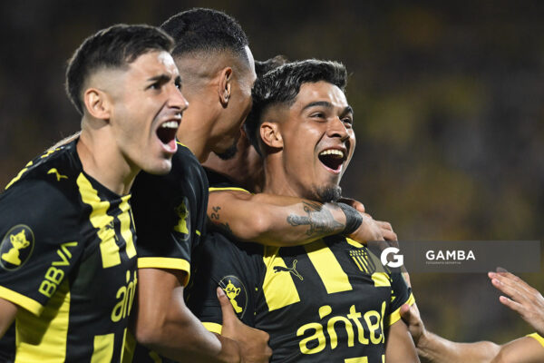 Matías Arezo, de Peñarol, Liga AUF Uruguaya 2026 «Juan Carlos De Lima». Estadio Campeón del Siglo.