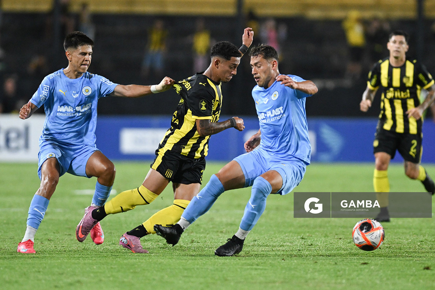 Stiven Muhlethaler, de Peñarol, Liga AUF Uruguaya 2026 «Juan Carlos De Lima». Estadio Campeón del Siglo.