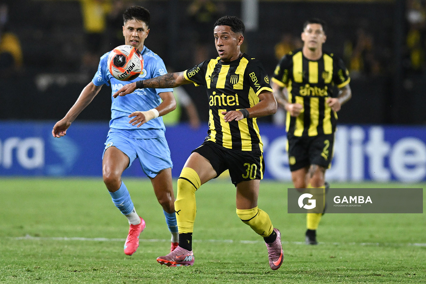 Stiven Muhlethaler, de Peñarol, Liga AUF Uruguaya 2026 «Juan Carlos De Lima». Estadio Campeón del Siglo.