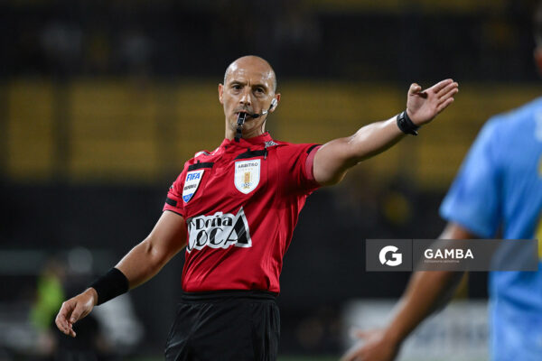 Javier Burgos, árbitro central, Liga AUF Uruguaya 2026 «Juan Carlos De Lima». Estadio Campeón del Siglo.