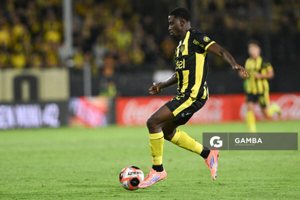 Luis Angulo, de Peñarol, Liga AUF Uruguaya 2026 «Juan Carlos De Lima». Estadio Campeón del Siglo.
