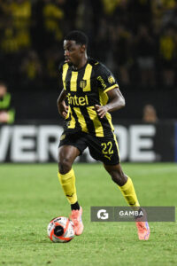 Luis Angulo, de Peñarol, Liga AUF Uruguaya 2026 «Juan Carlos De Lima». Estadio Campeón del Siglo.