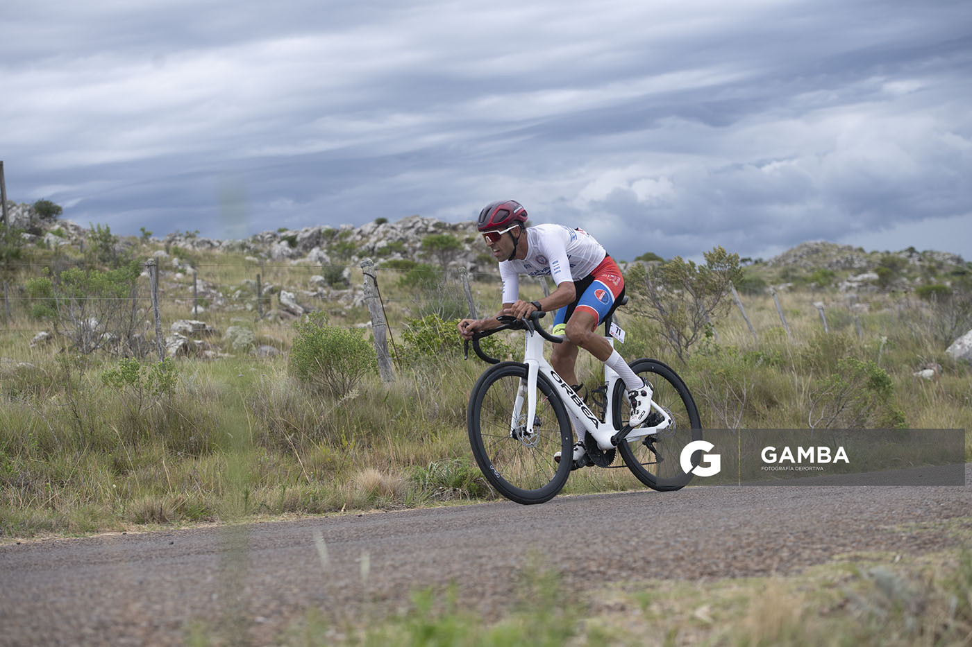 Anderson Maldonado (Elite), de Club Náutico Boca de Cufré; 54ª edición de Rutas de América. Salto del Penitente.