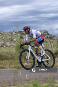 Anderson Maldonado (Elite), de Club Náutico Boca de Cufré; 54ª edición de Rutas de América. Salto del Penitente.