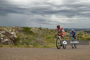 Leonel Rodríguez y Cristian Morales. 54ª edición de Rutas de América. Salto del Penitente.
