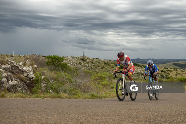 Leonel Rodríguez y Cristian Morales. 54ª edición de Rutas de América. Salto del Penitente.