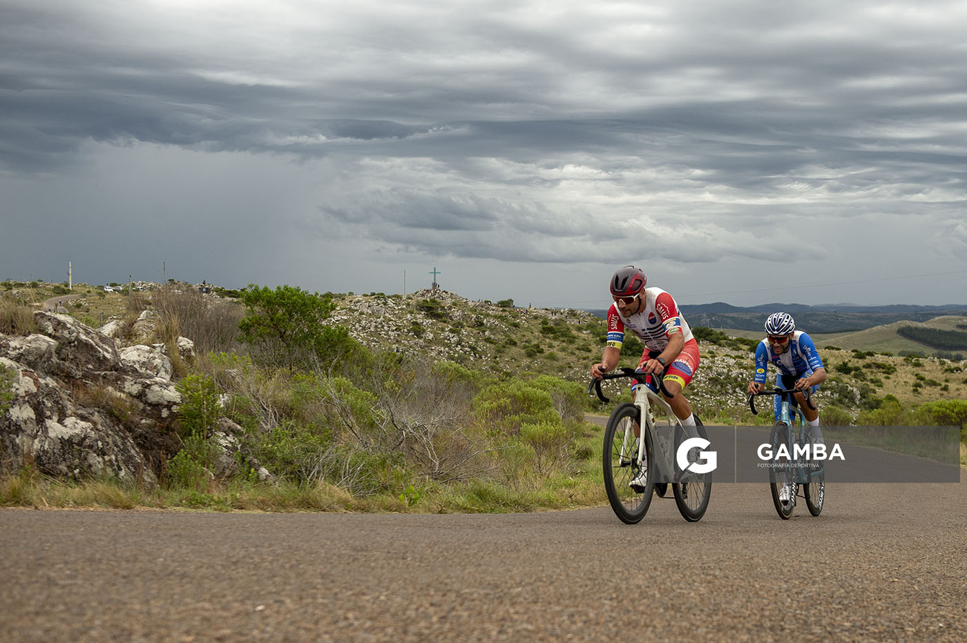 Leonel Rodríguez y Cristian Morales. 54ª edición de Rutas de América. Salto del Penitente.
