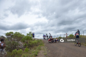 Tales Suarez (Sub 23), de Soul Extreme Racing Santa Catarina; y Ángel Oropel (Elite), de Libertad FC de Salto. 54ª edición de Rutas de América. Salto del Penitente.