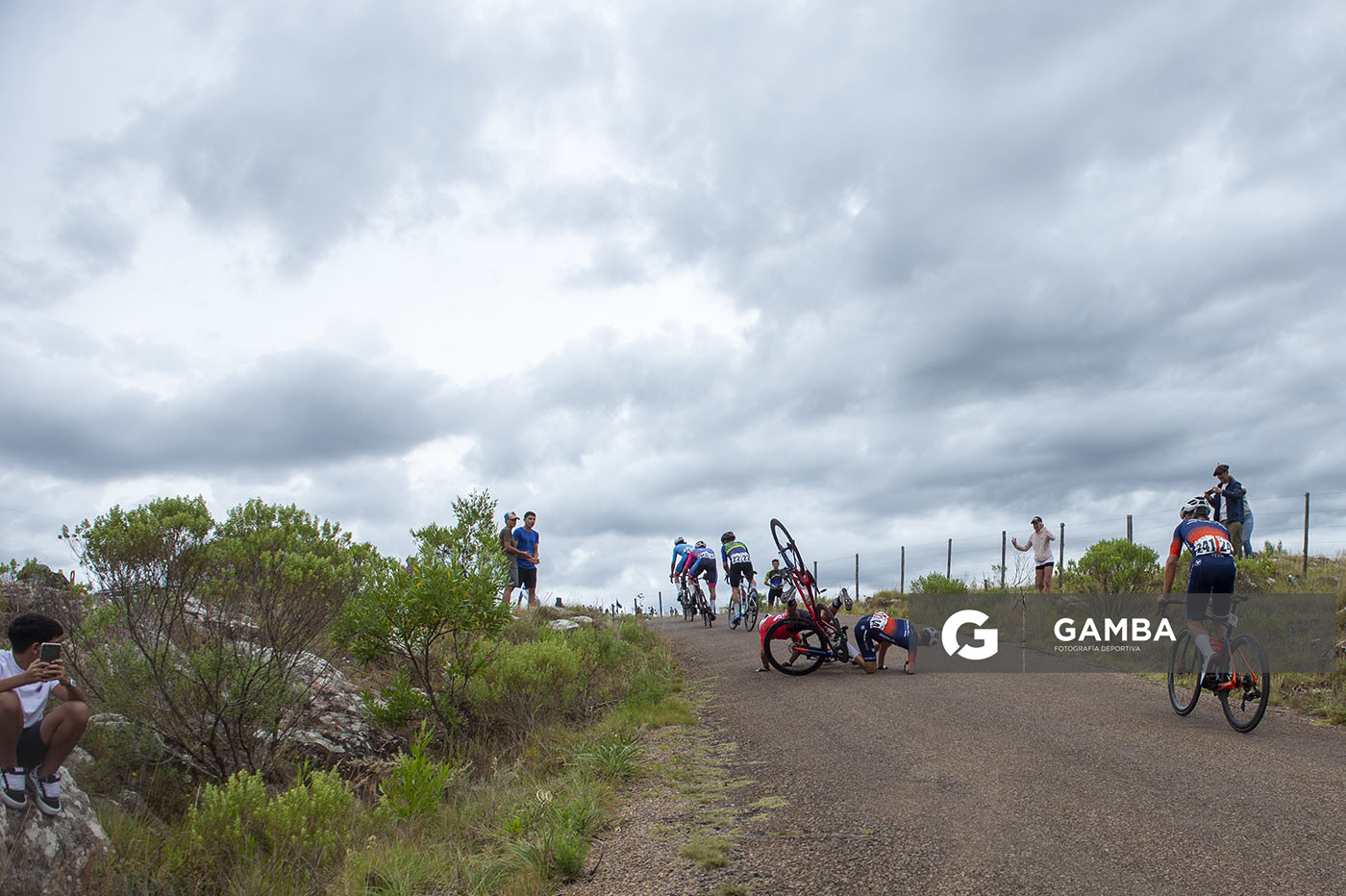 Tales Suarez (Sub 23), de Soul Extreme Racing Santa Catarina; y Ángel Oropel (Elite), de Libertad FC de Salto. 54ª edición de Rutas de América. Salto del Penitente.