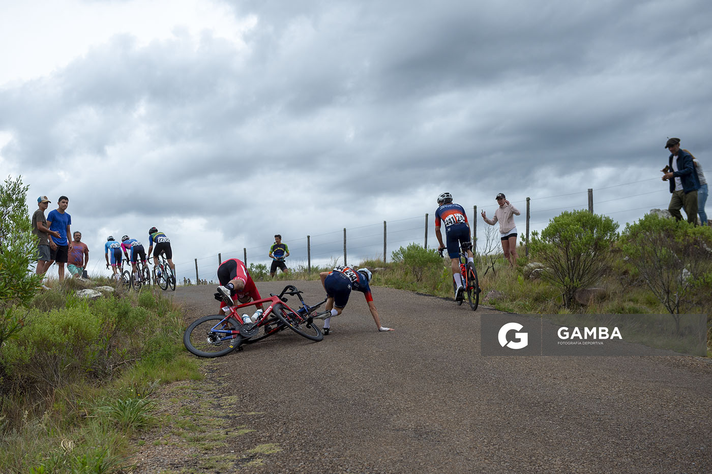 Ángel Oropel y Tales Suarez. 54ª edición de Rutas de América. Salto del Penitente.