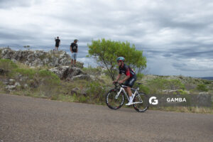 Vanderlei Melchior (Elite), de Apuana Team. 54ª edición de Rutas de América. Salto del Penitente.