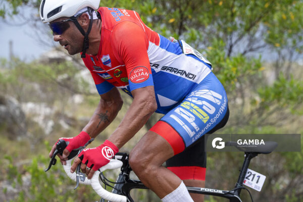 Miguel Mello (Elite), de CA Sarandí Colonia; 54ª edición de Rutas de América. Salto del Penitente.