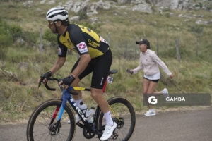 Andrés Laporta (Elite), de CC Peñarol de Artigas; 54ª edición de Rutas de América. Salto del Penitente.