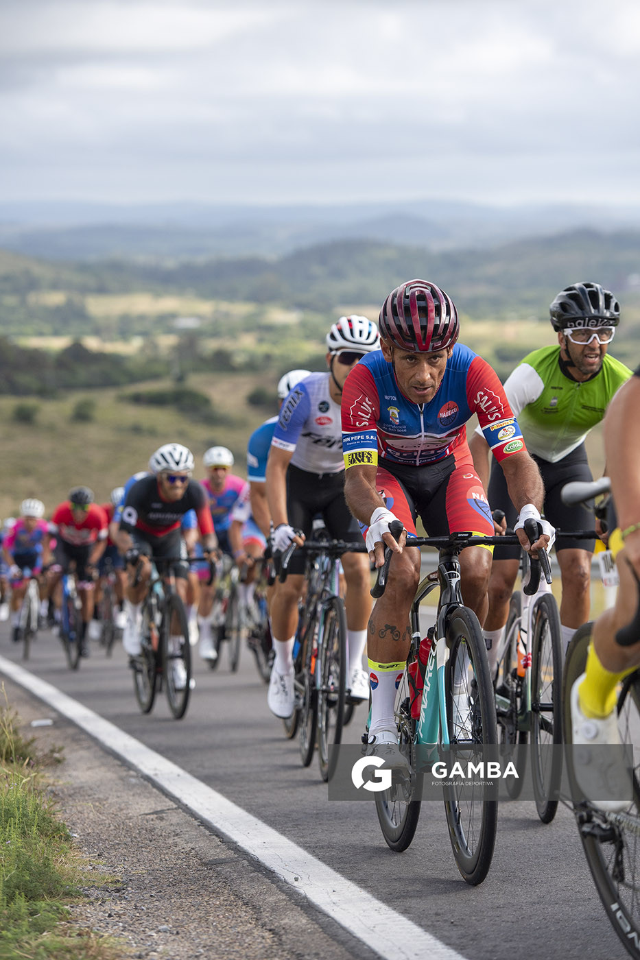 Alejandro Alborzen (Elite), de Club Náutico Boca de Cufré. 54ª edición de Rutas de América. Repecho Ramallo.