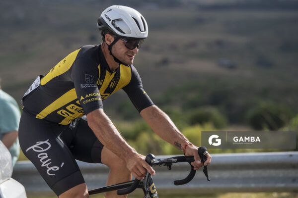 Maximiliano Buenar (Elite), de CA Peñarol Colonia. 54ª edición de Rutas de América. Repecho Ramallo.