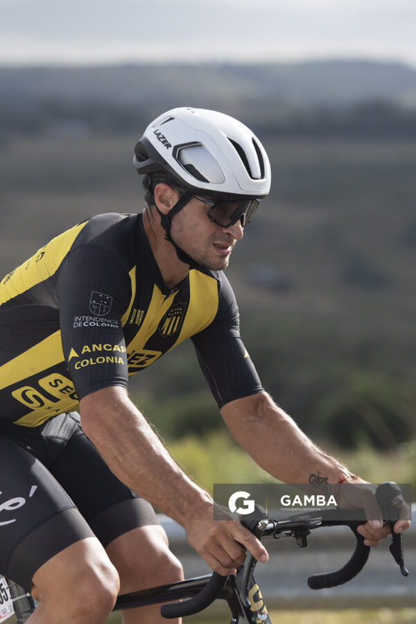 Maximiliano Buenar (Elite), de CA Peñarol Colonia. 54ª edición de Rutas de América. Repecho Ramallo.