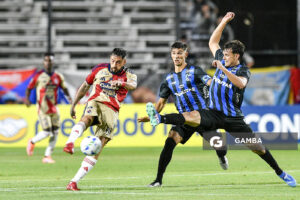 Francisco Fydriszewski, de Independiente Medellín, Copa Conmebol Libertadores. Estadio Parque Alfredo V. Viera.