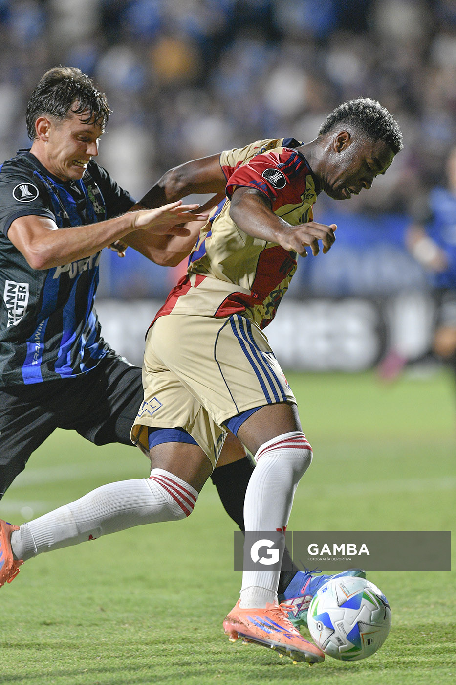 John Montaño, de Independiente Medellín, Copa Conmebol Libertadores. Estadio Parque Alfredo V. Viera.