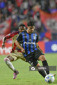 Kevin Lewis, de Liverpool, Copa Conmebol Libertadores. Estadio Parque Alfredo V. Viera.