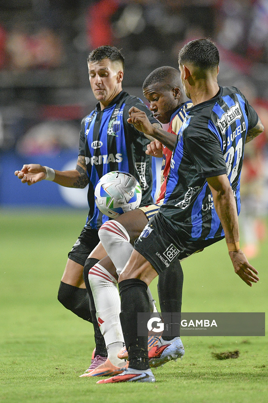 Francisco Chaverra, de Independiente Medellín, Copa Conmebol Libertadores. Estadio Parque Alfredo V. Viera.