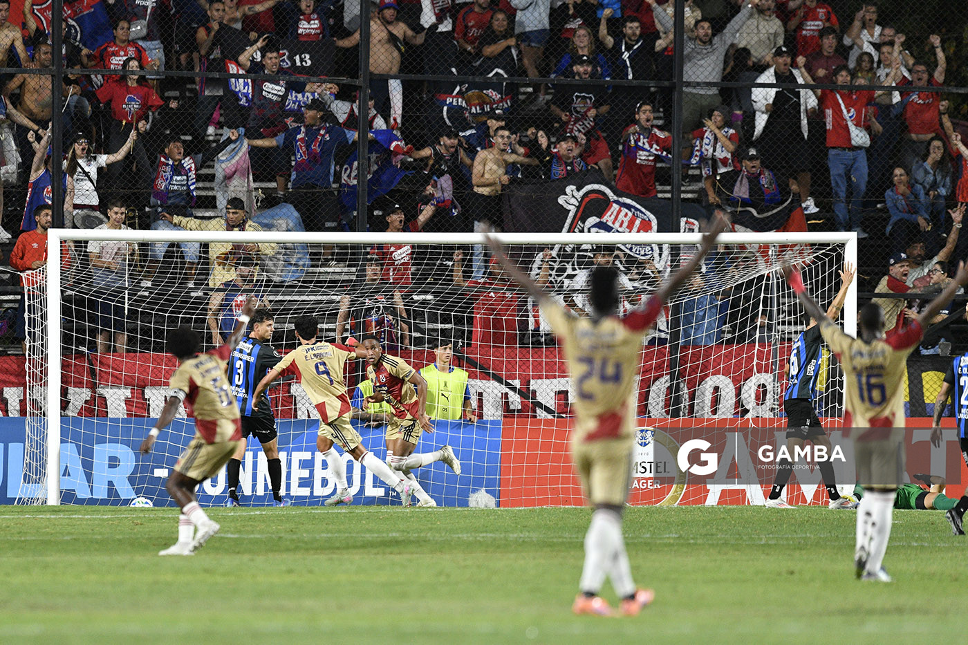 Hayen Palacios, de Independiente Medellín, Copa Conmebol Libertadores. Estadio Parque Alfredo V. Viera.