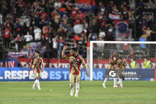 Frank Fabra, de Independiente Medellín, Copa Conmebol Libertadores. Estadio Parque Alfredo V. Viera.