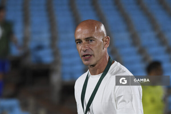 Sebastián Méndez, director técnico de Juventud, Copa Conmebol Libertadores. Estadio Centenario.