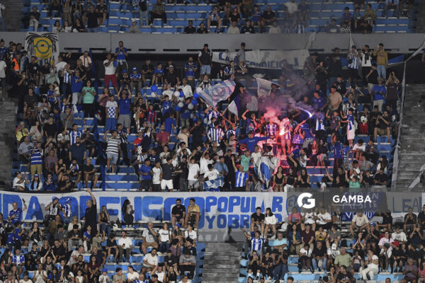 Hinchas de Juventud. Copa Conmebol Libertadores. Estadio Centenario.