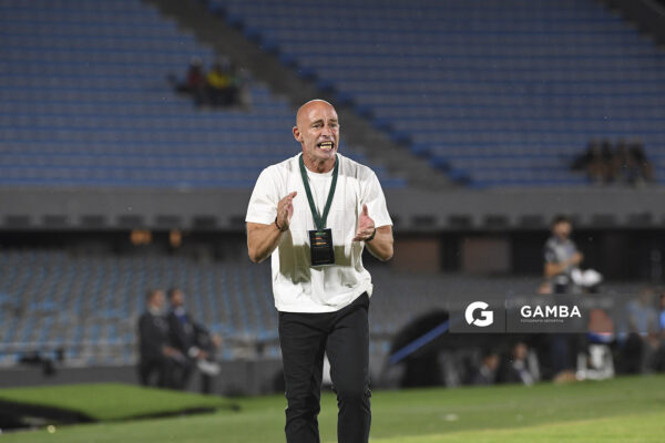 Sebastián Méndez, director técnico de Juventud, Copa Conmebol Libertadores. Estadio Centenario.