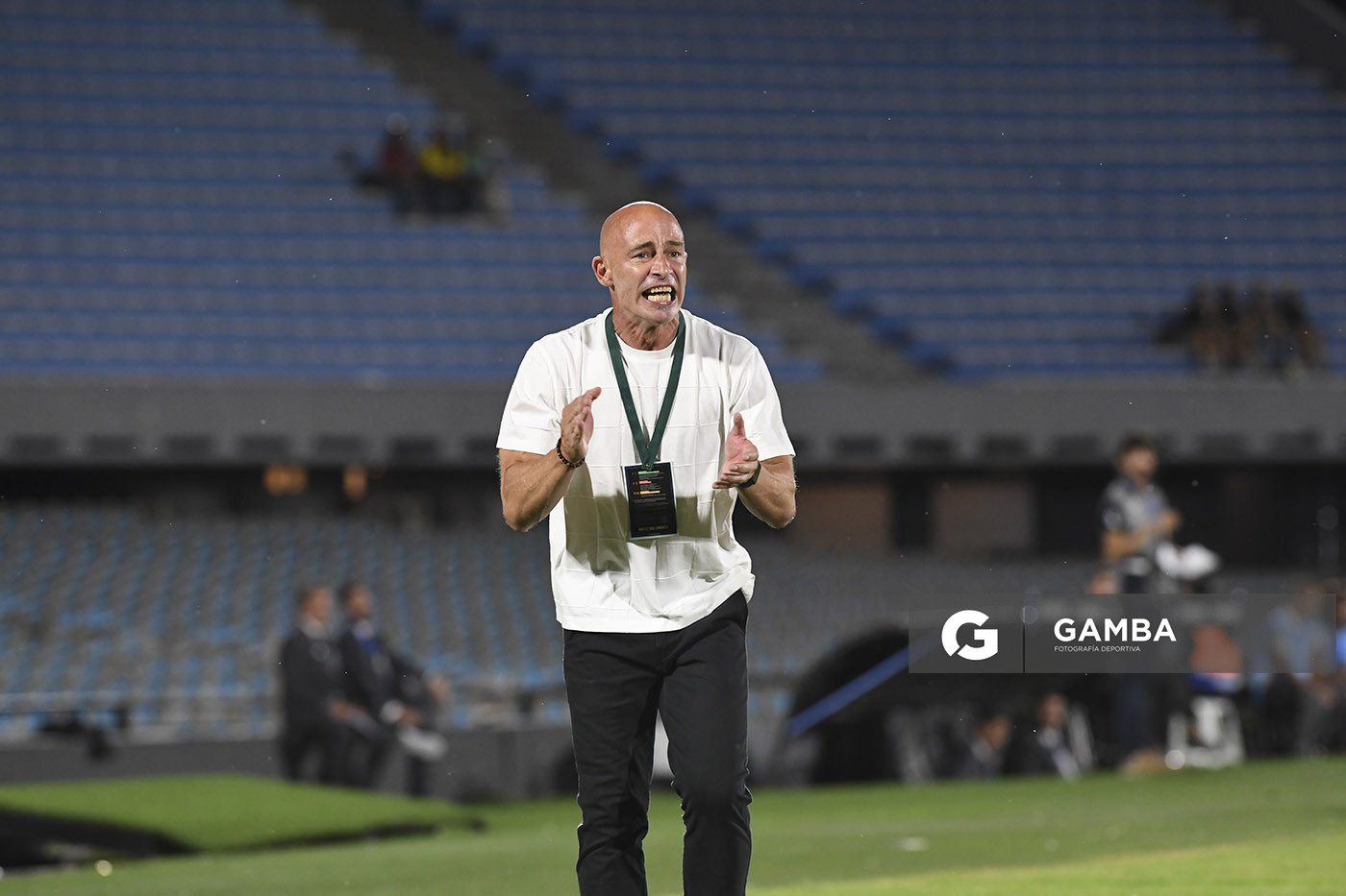 Sebastián Méndez, director técnico de Juventud, Copa Conmebol Libertadores. Estadio Centenario.
