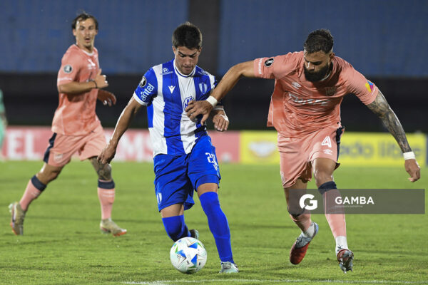 Renzo Sánchez, de Juventud, Copa Conmebol Libertadores. Estadio Centenario.