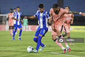 Renzo Sánchez, de Juventud, Copa Conmebol Libertadores. Estadio Centenario.