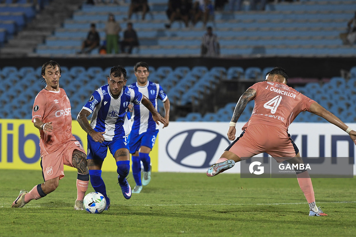 Agustín Alaníz, de Juventud, Copa Conmebol Libertadores. Estadio Centenario.