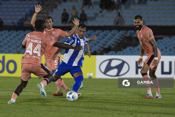 Agustín Alaníz, de Juventud, Copa Conmebol Libertadores. Estadio Centenario.